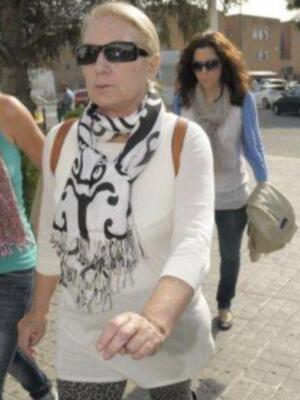 Gloria Mohedano pendiente del estado de salud y de los negocios de Ortega Cano que recibe el alta tras catorce días hospitalizado