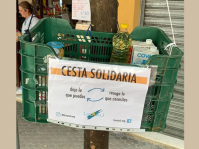 La Asociación Luz Azul, con sede en Triana, pone en marcha el proyecto “cestas solidarias”.