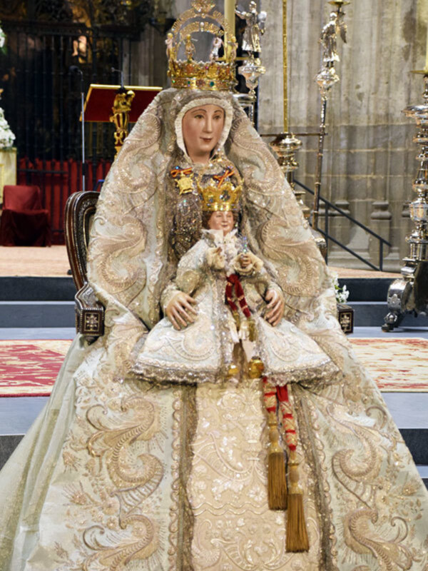 Los actos con motivo de la festividad de la Asunción en Sevilla, comenzarán a las 5:30, 6:00. 6:30, 7:00 y 7:30. En la Catedral