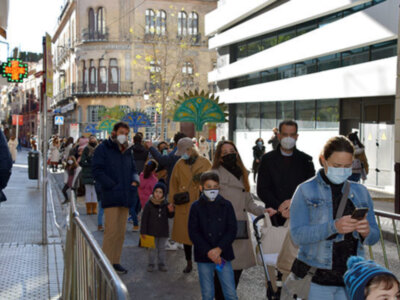 Colas para entregar la carta a los Reyes Magos en el Ateneo de Sevilla