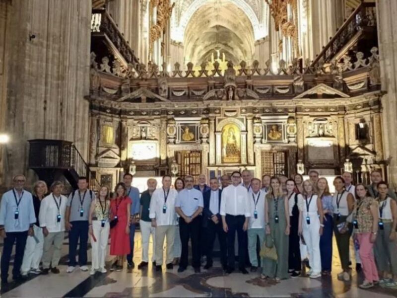El Cuerpo Consular de Sevilla visita la Catedral hispalense