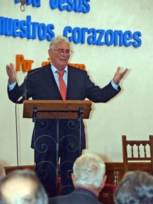 La XIV Exaltación de la Semana Santa eleva el espíritu cofrade en la Tertulia  Cofrade el “Costero” en  la Salle Felipe Benito de Sevilla