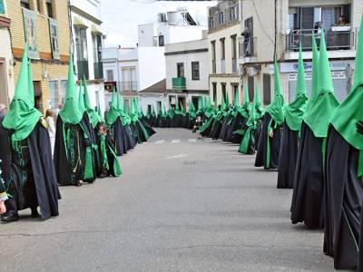  Tradición, historia y devoción,la Vera-Cruz protagoniza el Jueves Santo en Alcalá del Río 