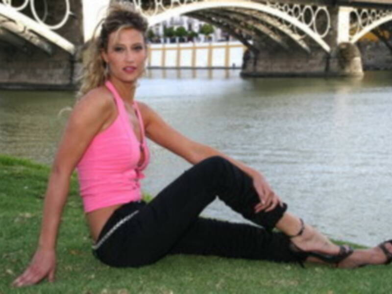 Sevillapress.com 30.000 visitas en menos de un mes .Gran repercusion mundial de la profesora de religion chica playboy