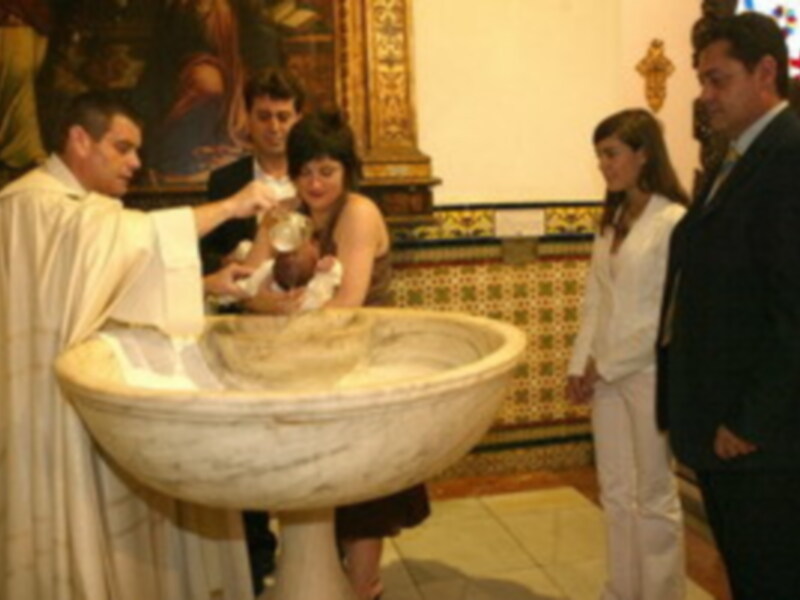 Bautizo de Carmen Gallardo Martin, hija del doctor Gallardo y Mamen Martin