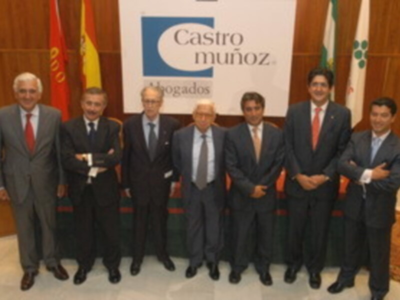 El bufete Castro Muñoz celebro su XXV Aniversario con homenaje a Ángel Olavarría, Colegio de Abogados y CEA