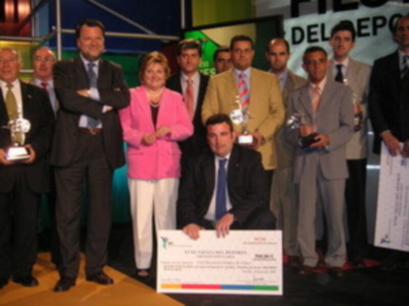 La Federacion Sevillana de Baloncesto premio del Deporte del Ayuntamiento de Sevilla