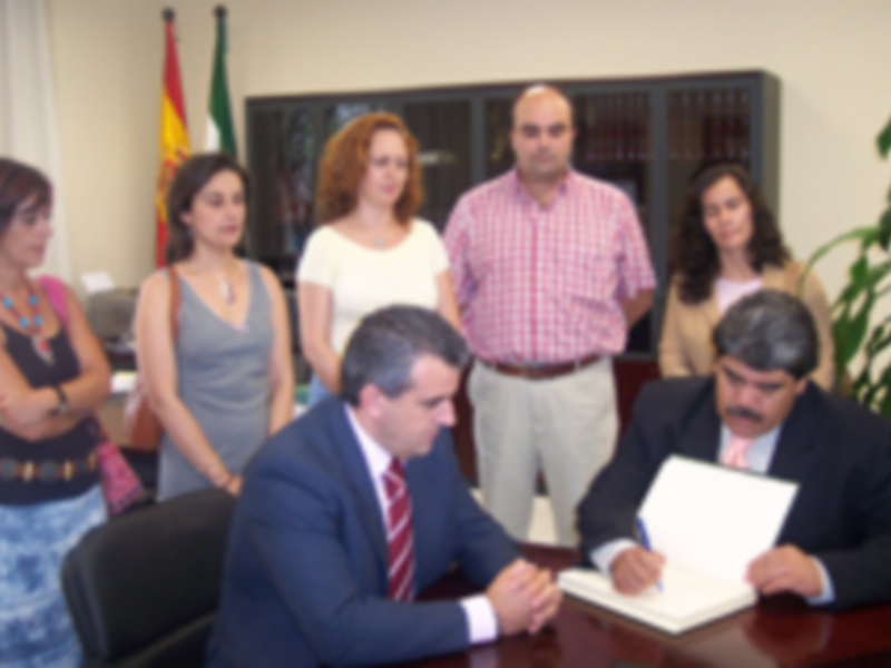El alcalde de tequila visita Bollullos para conocer