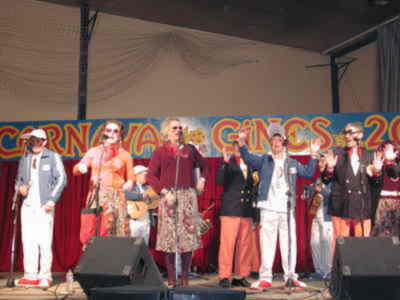 El concurso de agrupaciones abre las fiestas de Carnaval de Gines