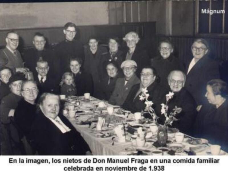 Los nietos de Don Manuel Fraga en una comida familiar celebrada en noviembre de 1938.