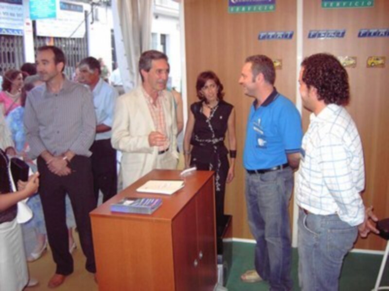 Comerciantes y empresarios valoran positivamente Mercaxati en Lora del Río