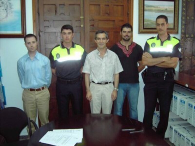 Toman posesión dos nuevos policías locales en el Ayuntamiento de Lora del Río
