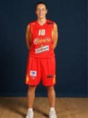 Elisa Aguilar: Empecé a jugar al baloncesto porque mi madre no me dejaba jugar al fútbol