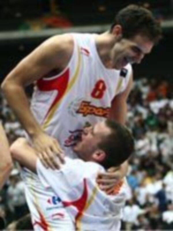 España está en la final del Mundial tras ganar a Argentina en un final de infarto (75-74)
