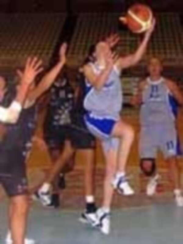 El Ciudad Ros Casares pone a prueba la solidez del sorprendente líder Rivas Futura en liga femenina de baloncesto