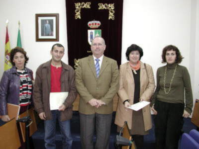 El Alcalde de Gines entrega 30.000 euros en ayudas a los colectivos locales