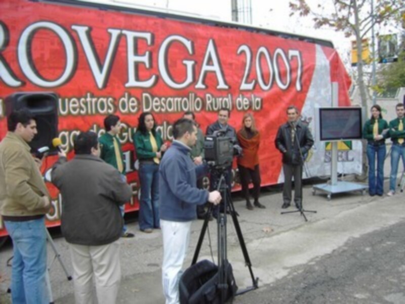 El Agrobús recorrerá 18 municipios de la provincia de Sevilla informando sobre Agrovega 2007