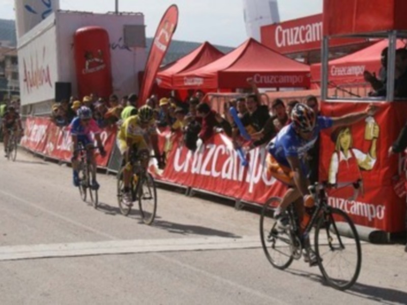 Óscar Freire se alza con el triunfo de la segunda etapa de la vuelta a Andalucía 'Ruta del Sol'