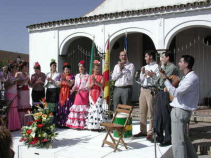 Ambiente festivo en Gines para celebrar el Día de Andalucía