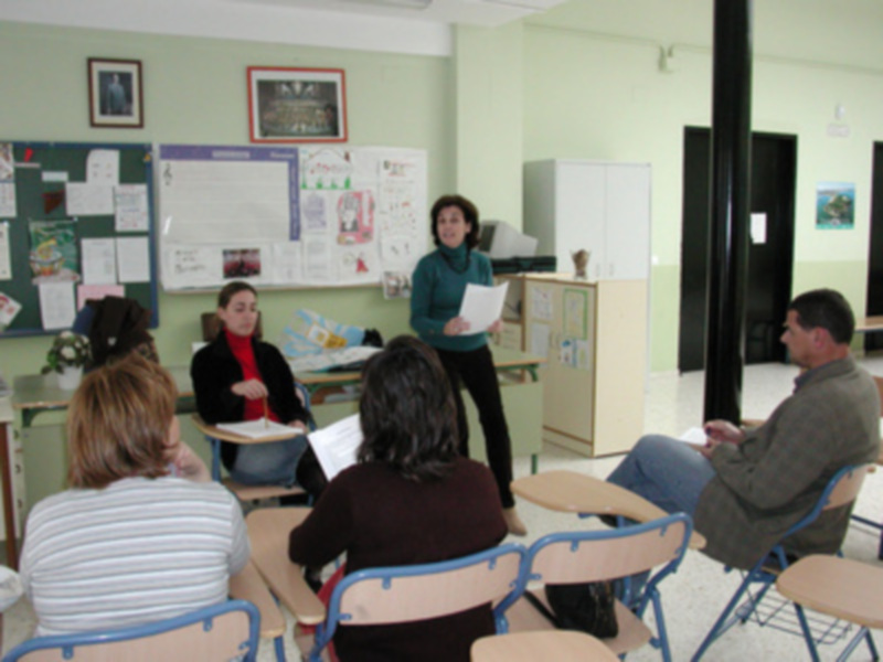 Las relaciones familiares, a debate en la primera sesión de la Escuela de Familias de Gines