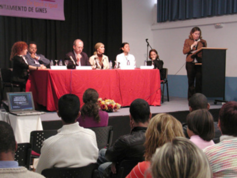 Inmigración y Legalidad, a debate en Gines