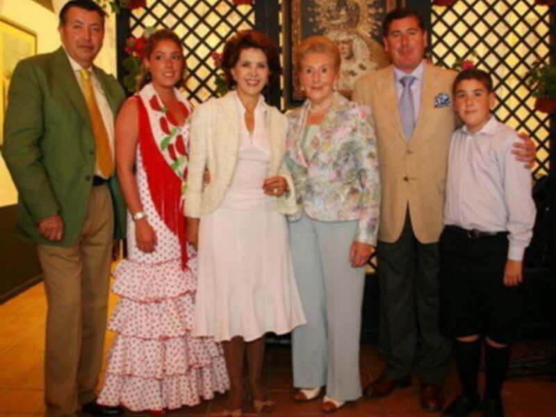 Miguel Gallego disfruta de la Feria con Maria Rosa y su familia