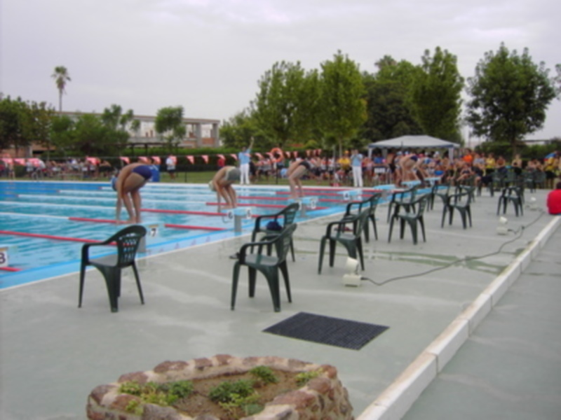 El Ayuntamiento de Lora del Río abrirá el próximo 11 de mayo la inscripción para los cursos de natación 2007