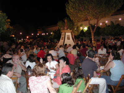 Gines: éxito de público en la Plaza con Encanto del Paseo Juan de Dios Soto