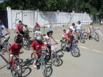 Los niños y niñas de Gines aprenden Educación Vial