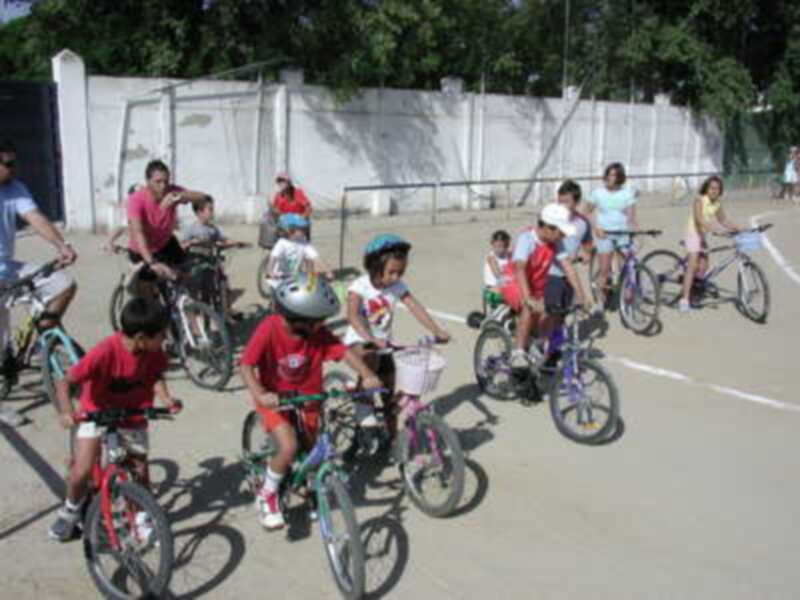 Los niños y niñas de Gines aprenden Educación Vial