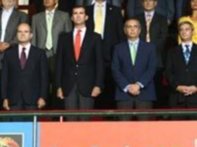 El Príncipe Felipe con la selección española de baloncesto