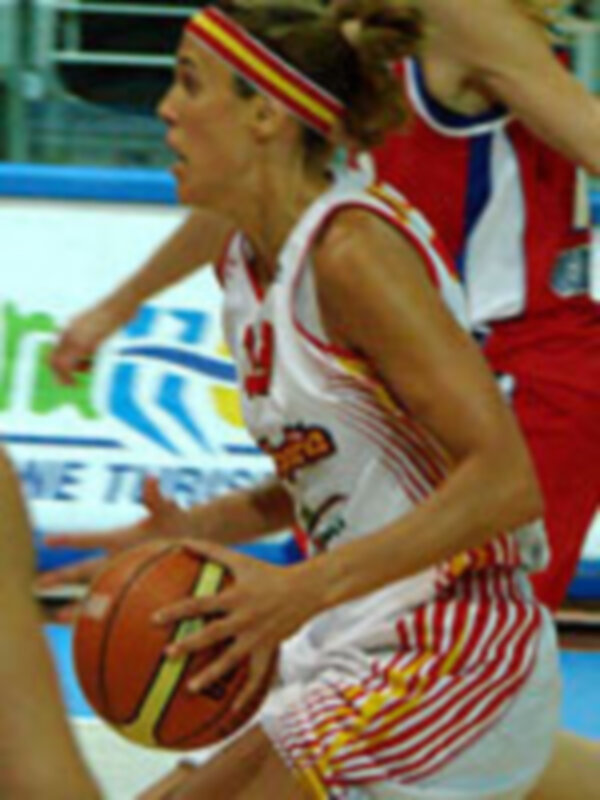 España (PLATA) rozó la proeza ante Rusia (68-74) en la final del EuroBasket Femenino 2007en Italia