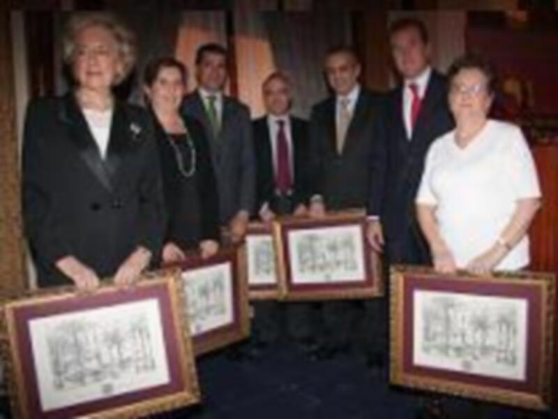 José Luis Sáez recibe el premio 'Embajador de Sevilla 07'