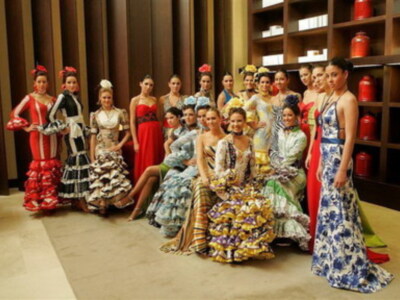 Las 22 candidatas a Miss Sevilla con los trajes de Pilar Vera 