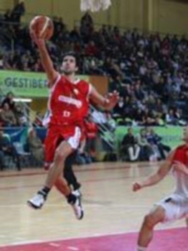 El Cajasur se acerca a la Copa Adecco LEB Bronce tras derrotar al Balneario de Archena