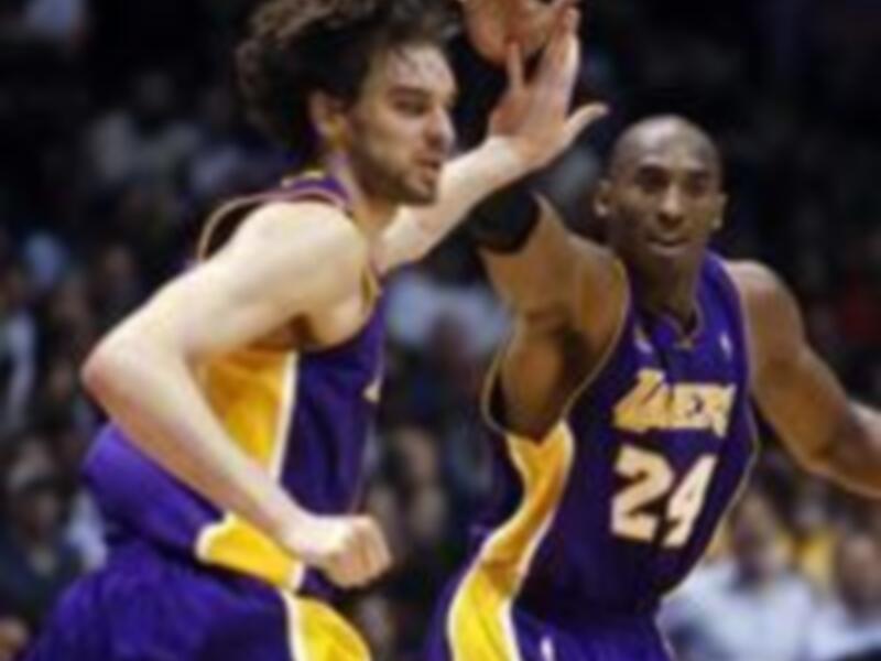 Espectacular debut de Gasol con los Lakers con 24 puntos y 12 rebotes. 