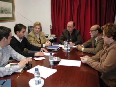 El Alcalde expone las necesidades culturales de Gines al Delegado Provincial de Cultura