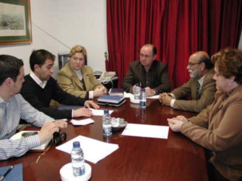 El Alcalde expone las necesidades culturales de Gines al Delegado Provincial de Cultura