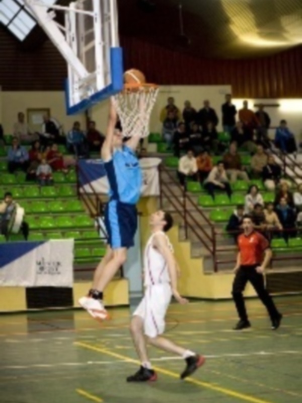 MERECIDA VICTORIA DEL FRIZONIA-CIMBIS DE BALONCESTO EN SU CANCHA ANTE EL CASH LEPE