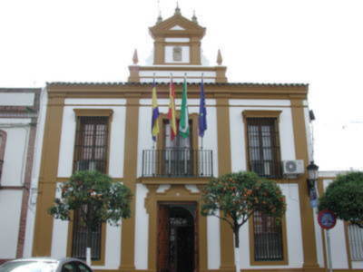 El Ayuntamiento de Gines renueva su aspecto exterior