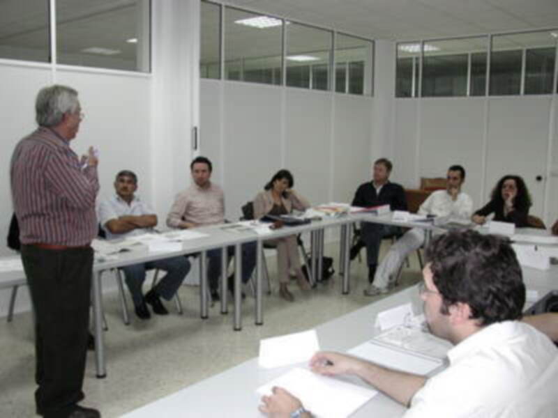 Gines: los emprendedores aprenden a poner en marcha su propio negocio