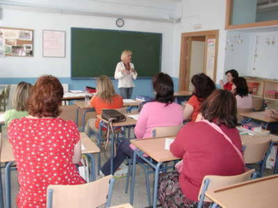 La Escuela de Padres de Gines concluyó analizando los hábitos y límites en la educación de los hijos