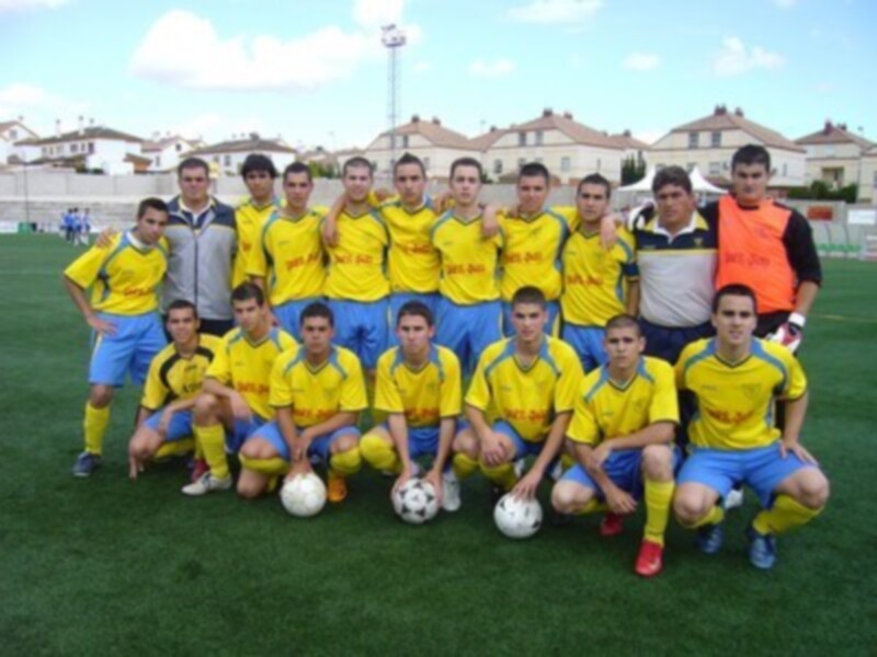Los juveniles del JD Gines se juegan el domingo en Tomares el ascenso a Primera