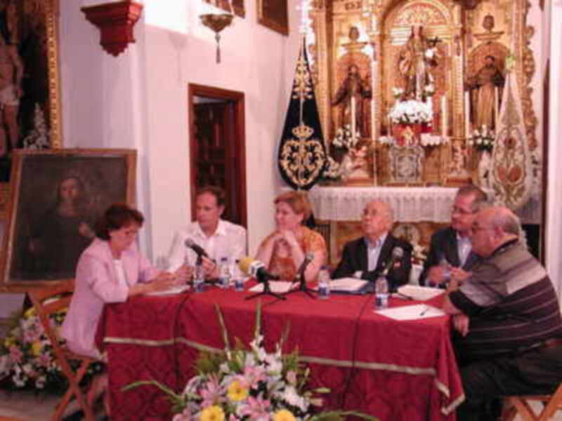Una conferencia analizó la relación entre las hermandades de Gines y la Ermita de Santa Rosalía