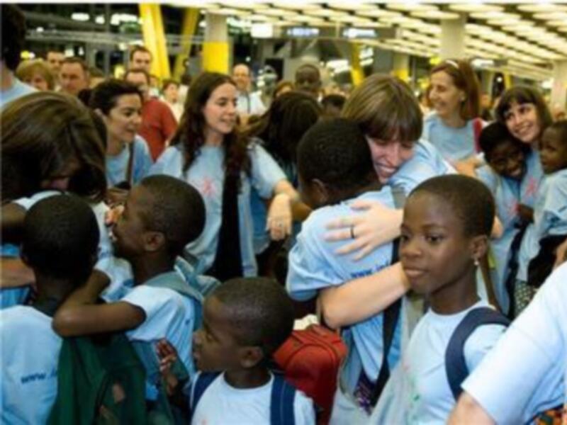 Veinticinco niños de un orfanato de África pasarán un verano feliz en España