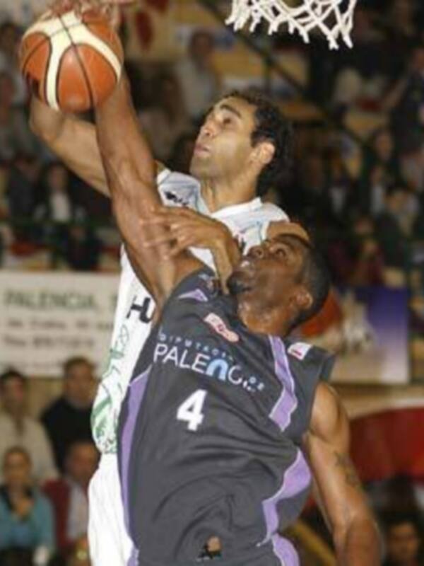 CB L´Hospitalet se coloca primero en la Adecco LEB Plata