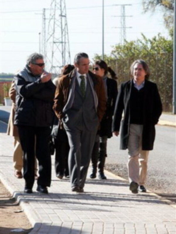 Mario Conde regreso a la carcel de Sevilla para regalar libros a los internos 