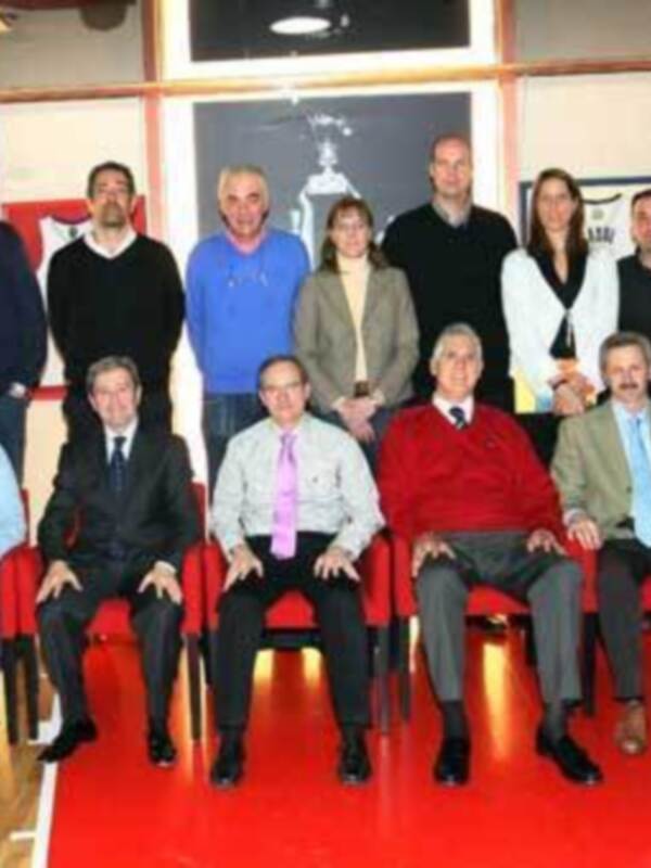El Curso de especialización del juego de espaldas al aro arranca con una reunión de altura