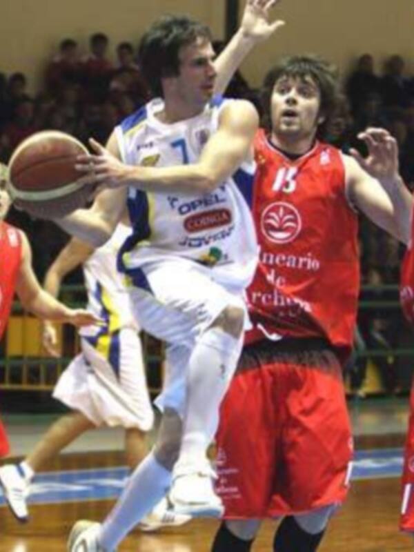 Batalla por el factor campo en la Adecco LEB Bronce