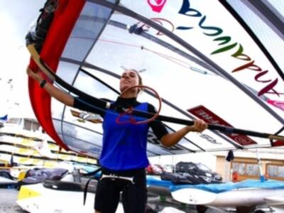 Blanca Manchón apunta a la victoria absoluta en la bahía de Palma